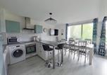 Location vacances Franche-Comté - Appartement 2 chambres avec balcon près des pistes aux Rousses - Fr-1-834-2-1