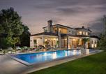 Location vacances Kanfanar - Villa Nevija u Ladicima for 10 people with sea view & sports complex in Central Istria-1