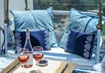 Location vacances Vieille ville d’Acre - Authentic Beachfront Apartment-3