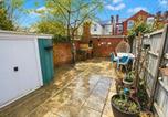 Location vacances  Chatsworth House - 6-Bed House with Free Parking, Amazing Kitchen, Sleeping 6-8-2
