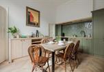 Location vacances Budapest - Olive Art Get Away-Walk to Buda Eye & Fashion Street-2