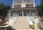 Location vacances Karlobag - Apartments Neno-1