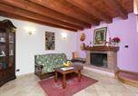 Location vacances  Province de Pistoia - Mountain view holiday home in Cutigliano-3