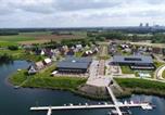 Location vacances Kinrooi - Wellness Villas with sauna, outdoor bath and shower, Parc Maasresidence Thorn-3