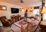 Location vacances  Gare de Kidderminster - Station Masters Cottage-4
