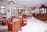 Location vacances دار السلام - Spacious Apartment in Dar es Salaam with City, Ocean, and Pool Views-1