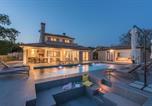 Location vacances Raša - Villa Aurelia near Labin for 9 persons with heated 60 m2 pool, wellness & kids playground-1