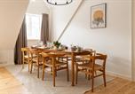 Location vacances Copenhague - Light-Filled 5br Home Near Tivoli & Strøget for 12-3
