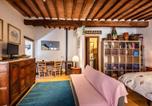 Location vacances Chiusdino - Apartment In The Medieval Village-4