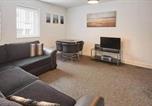 Location vacances Loftus - 2-Bedroom Serviced Apartment in Skinningrove 7-2