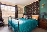 Location vacances London - Mayfair 3-Bed 6-Guest w Patio & ac Berkeley Square-4