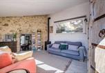Location vacances  Paysage culturel de Sintra - Charming stone cottage with sunny terrace-1