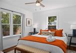 Location vacances Fredericksburg - The Rock Haus - Fire Pit & Hot Tub-3