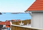 Location vacances Stenungsund - 2 person holiday home in R nn ng-1