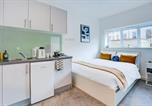 Location vacances Richmond - Kingston Luxe Suites Riverside Apartment Belvilla London-1