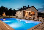 Location vacances Imotski - Villa Jelena with pool & playground-1
