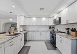 Location vacances Fort Myers - Waterfront Luxury Micro Resort Heated Salt Pool home-4