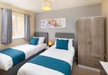 Location vacances Milton Keynes - Modern and Spacious Home From Home 1 mile from M1 - with Netflix, Prime Video, Ps5, free parking, superfast Wifi, Bbq - Sleeps 11 - By Brightleap Apartments-3