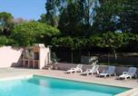 Location vacances Villeneuve-la-Comptal - Gîte Le Rosier - Gîte À La Ferme-1