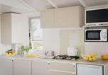 Location vacances  Lozère - Mobil home avec terrasse pour 4 personnes à Meyrueis - Api-1-52-432-2