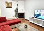 Location vacances Jubrique - Spacious House in Benalauría with Fireplace-2