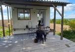 Location vacances  Haute-Vienne - Tiny house bord de l'étang - Iri-2