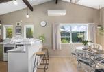 Location vacances Taupo - Kaihua Cabin, Modern 3br With Mt Tauhara Views-1