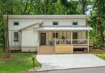 Location vacances Sylva - Steps Away Cottage - Hot Tub Fire Pit Downtown Family Friendly-1