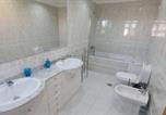 Location vacances Guia - Villa Arquete 6 seat Jacuzzi 5 min walk to shops-4