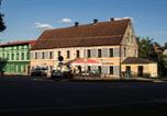 Location vacances Stárkov - Restaurace Na Křižovatce-1