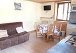 Location vacances Albiez-Montrond - Appartement au 1er étage d'une maison traditionnelle, central, près des pistes et commerces Fr-1-618-6