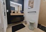 Location vacances Warneton - Studio moderne à Saint-André-lez-Lille avec clim et parking - Fr-1-510-215-4