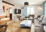 Location vacances Malemort-du-Comtat - Cozy Home In Villes Sur Auzon-3
