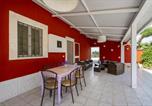 Location vacances Castellana Grotte - Casale dello zio, private wood-4