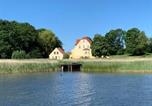 Location vacances Neuenkirchen - Ferienwohnung-6-direkt-am-Wasser-im-Gut-Grubnow-Ruegen-2