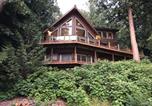 Location vacances Chilliwack - 07mf - Lake Front - Hot Tub - Bbq - Sleeps 10 home-1