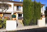 Location vacances Torroella de Montgrí - Casa moderna con piscina comunitaria, cerca de L'Estartit y actividades en la playa - Es-323-51-2