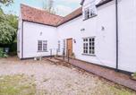 Location vacances Stibbard - White House Cottage-1