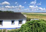 Location vacances Neuendorf A - Sonniges Strandhaus am Haff mit Wasserblick für 2-4 Personen-1
