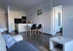 Location vacances  Albufeira - Deluxe apartment in Albufeira old town, 200m walk to beach, pool parking-2