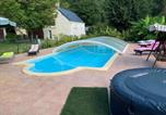Location vacances  Indre - Gîte familial avec piscine chauffée, terrain de sport et proximité Zooparc de Beauval et Valençay - Fr-1-591-567-3
