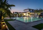 Location vacances Campofelice di Roccella - Villa Solià - Villa indipendente con Piscina e Giardino-1