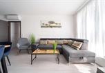 Location vacances Göd - Central - Sunny - Spacious - Balcony-2