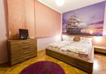 Location vacances Bourgas - Sea Garden Plaza Apartment - Free Parking-1