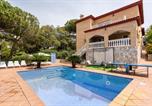Location vacances Vidreres - Villa Yulia-1
