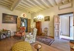 Location vacances Mantova - 4 Bedroom Cozy Apartment In Mantova-1