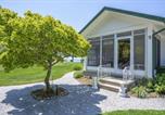Location vacances London - Bayfield Lakefront Retreat • Hot Tub • Sunset View-4