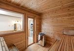 Location vacances Longview - 8ft Ceilings Basement Sauna Retreat-2