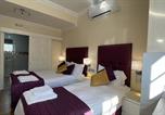 Location vacances Hounslow - Crompton Guest House-3