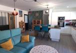 Location vacances Sant Pere Pescador - Casa con Jardín, Barbacoa y Cabina Infantil - Es-89-102-4